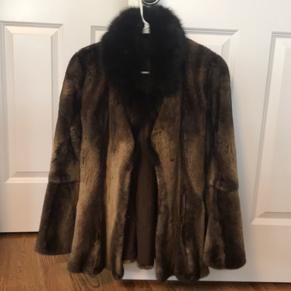 Brown mink fur coat. Size S-M. Mid-length.